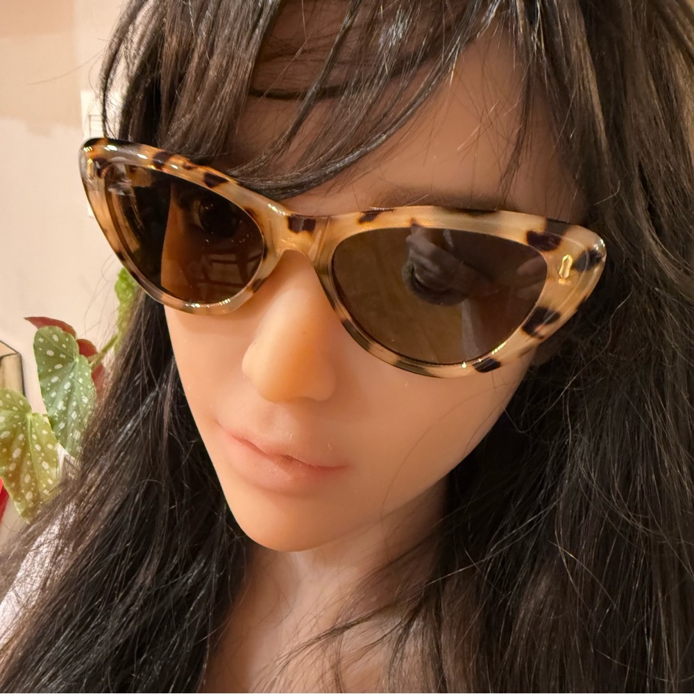 Tortoiseshell Cat-Eye Sunglasses - Brown Lenses - Picture 10 of 16